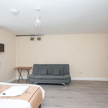 Saffron Studios Orpington Luaran gambar